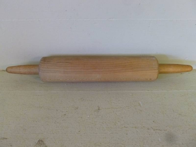 lot 49 image: Wooden Rolling Pin