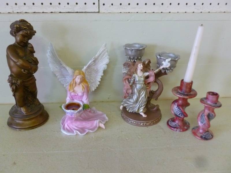 lot 96 image: Decorative