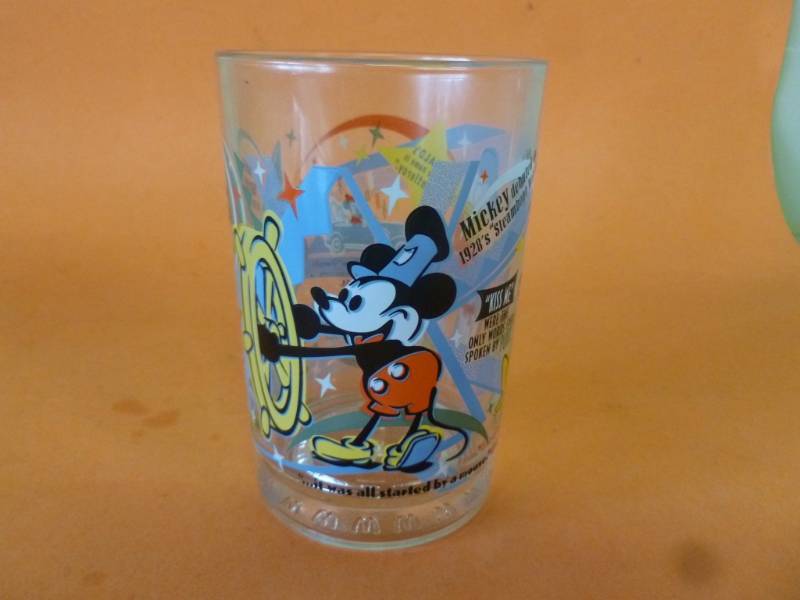 lot 104 image: Disney Glass