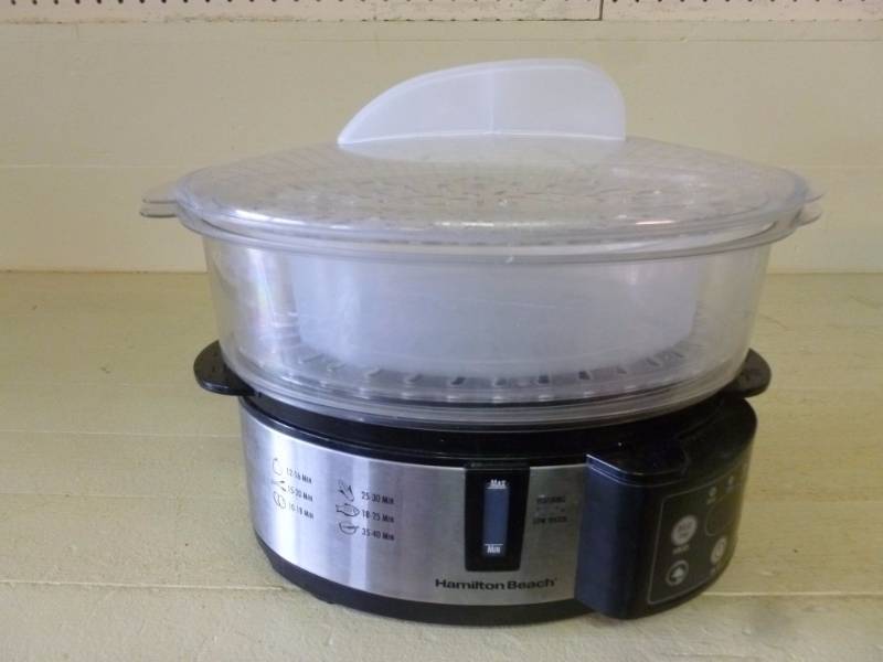 lot 110 image: Food Steamer