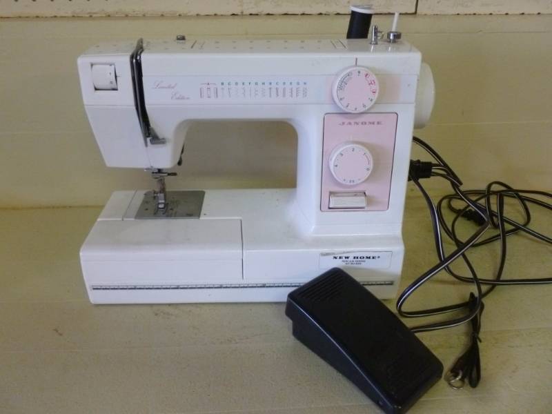 lot 126 image: Sewing Machine