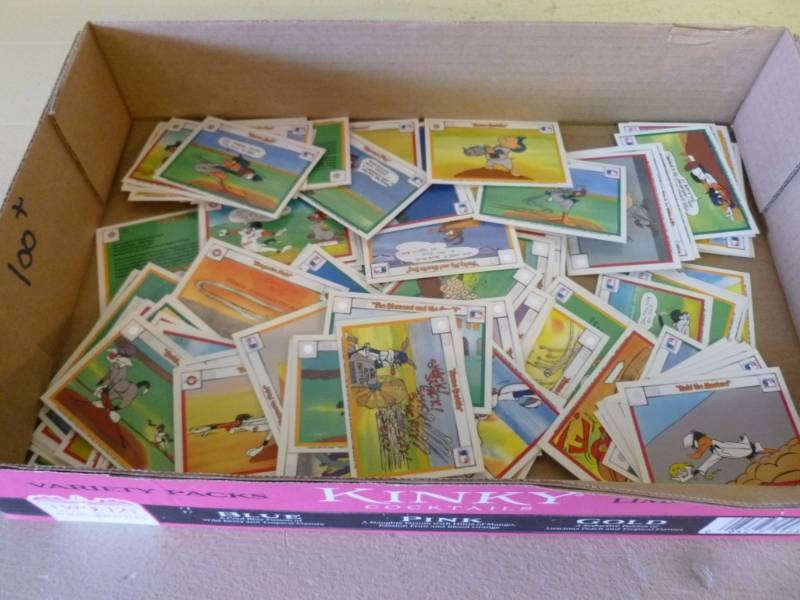 lot 139 image: Looney Tunes Cards