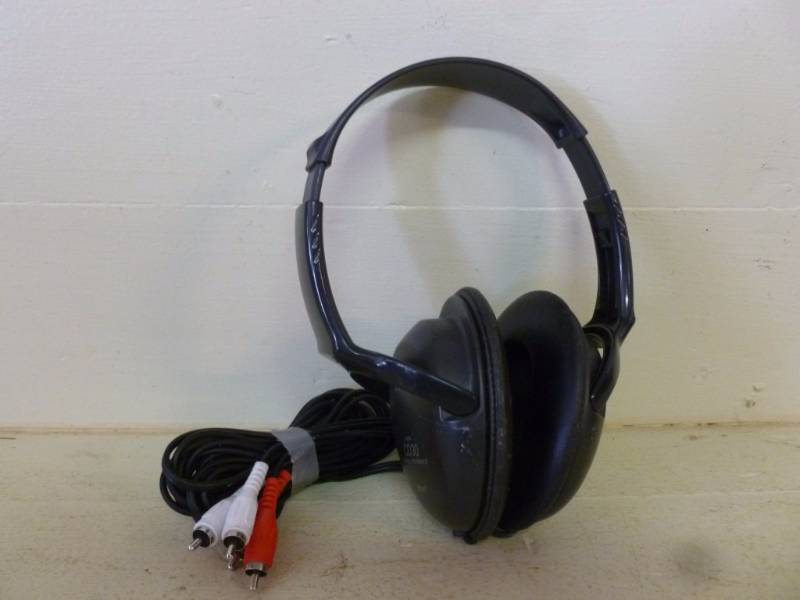 lot 156 image: Sony Headphones