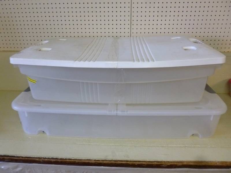 lot 162 image: Storage Totes