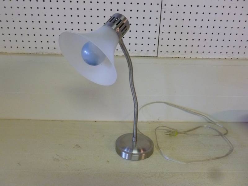 lot 166 image: Desk Lamp