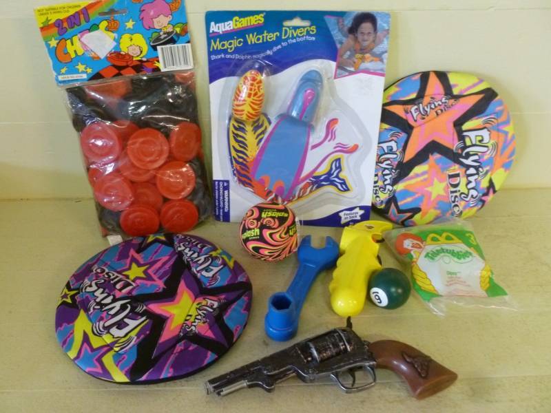 lot 194 image: Toys
