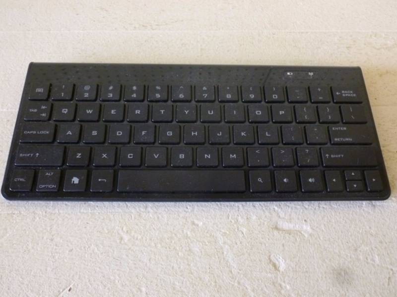 lot 207 image: Wireless Keyboard