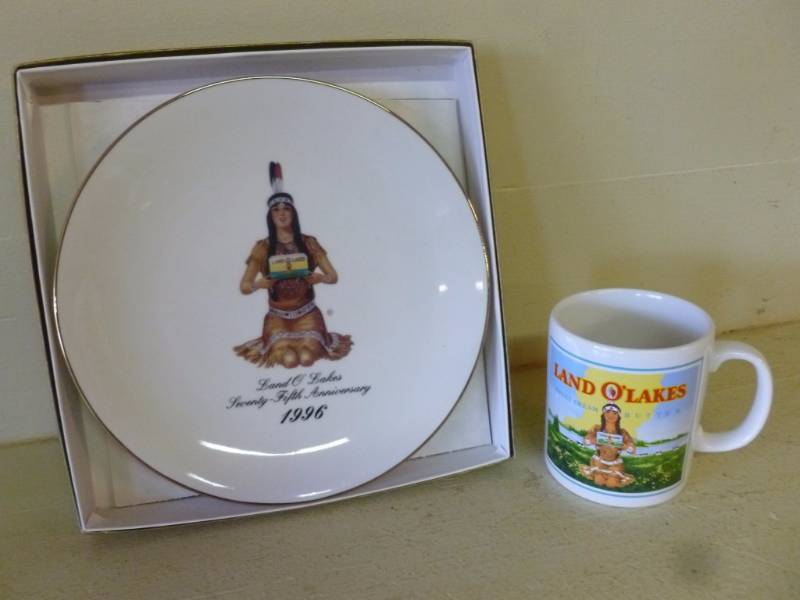 lot 226 image: Land O Lakes Plate