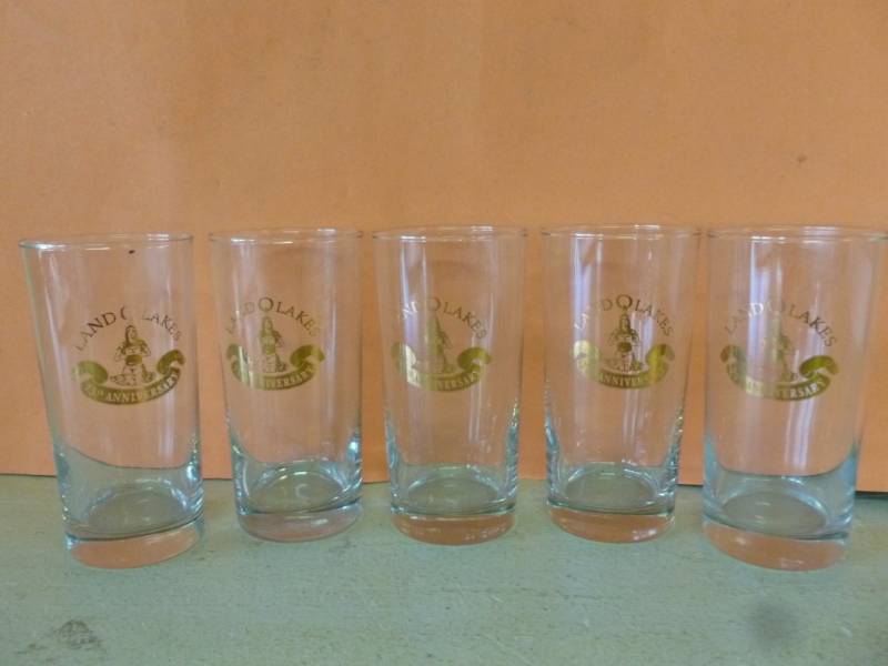 lot 227 image: Land O Lakes Glasses