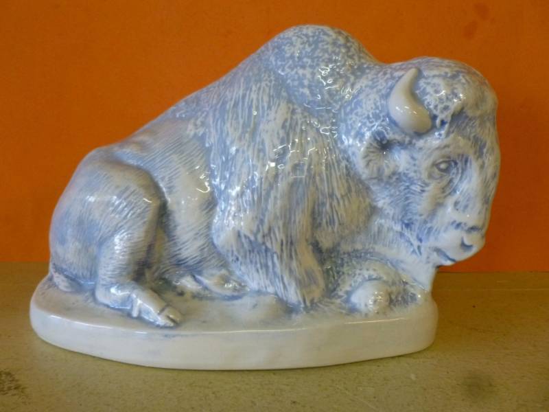 lot 250 image: Decorative