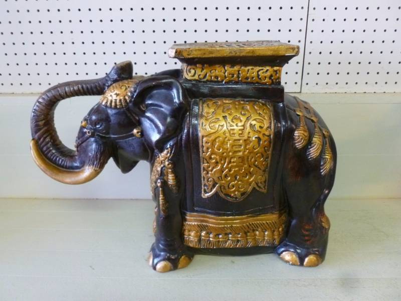 lot 251 image: Elephant Decoration