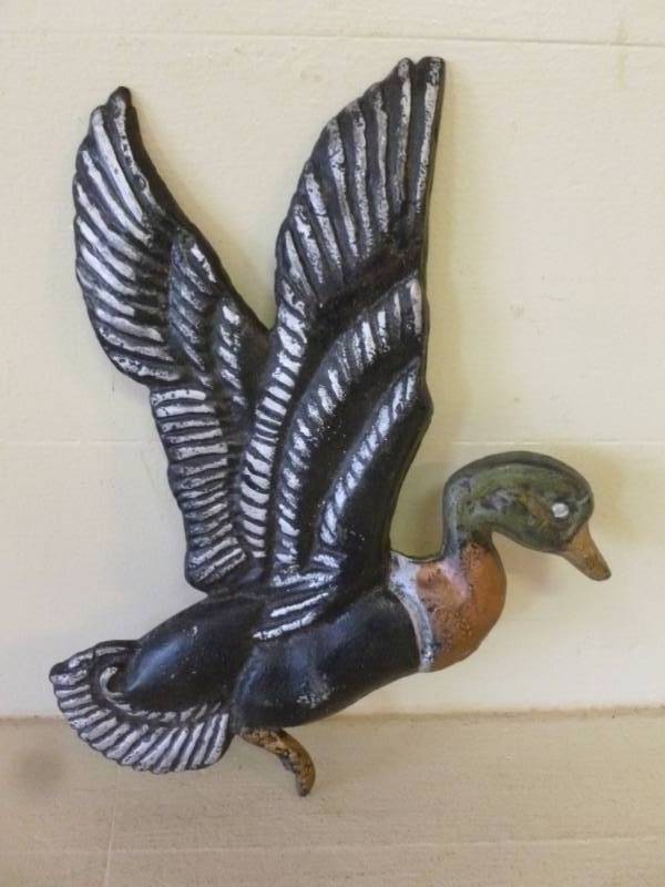 lot 259 image: Cast Iron Decoration