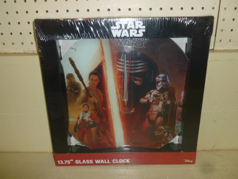 lot 290 image: Star Wars Clock