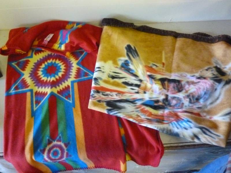 lot 317 image: Native Blanket