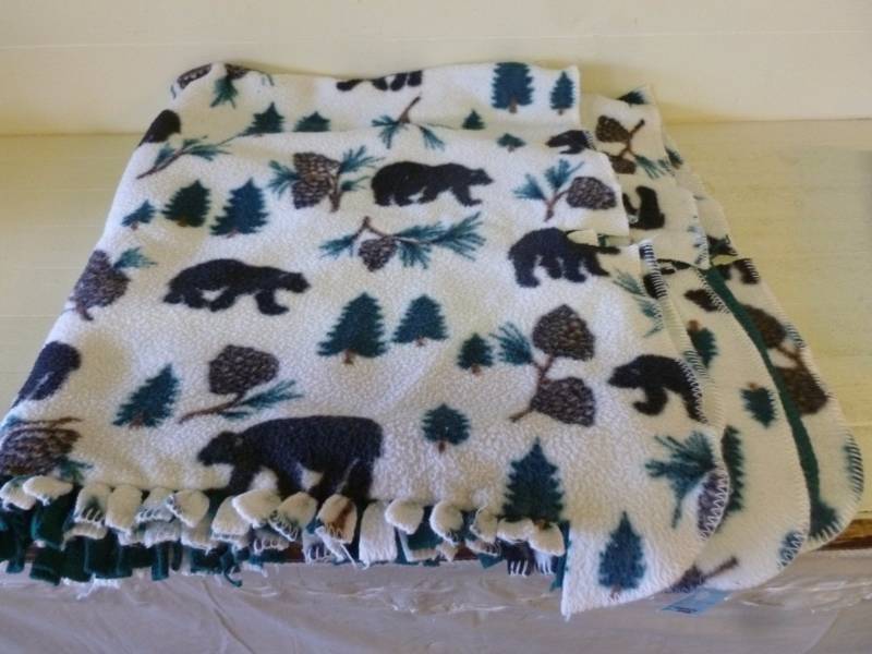lot 325 image: Blanket