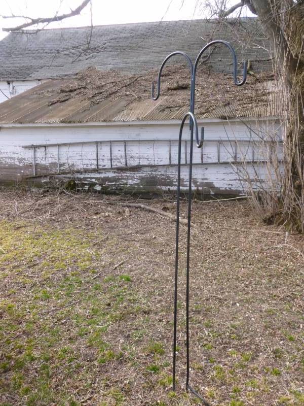 lot 17 image: Shepards Hooks