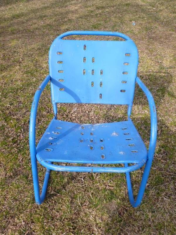 lot 20 image: Vintage Patio Chair