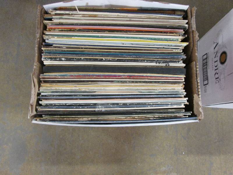 Large lot of assorted artists vinyl...