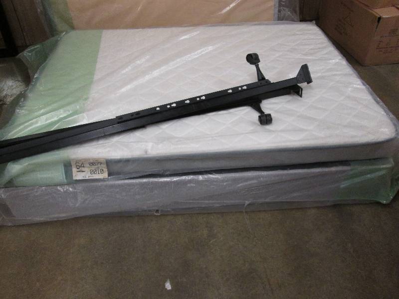 New boxspring with memory foam mat...