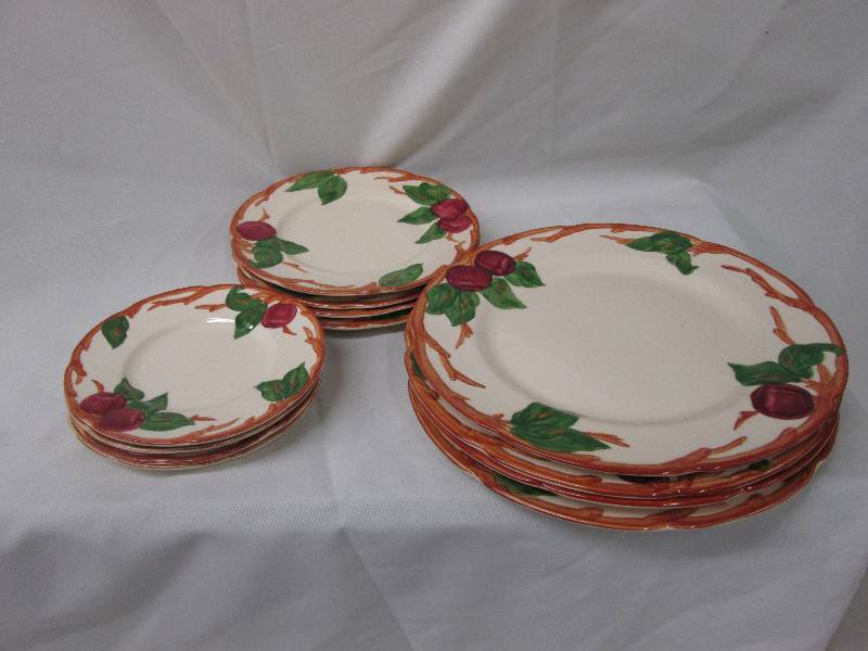 Set of Franciscan apple patterned p...