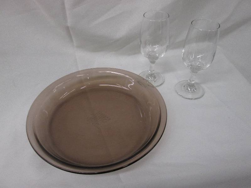 Set of 2 clear glass wine glasses, ...