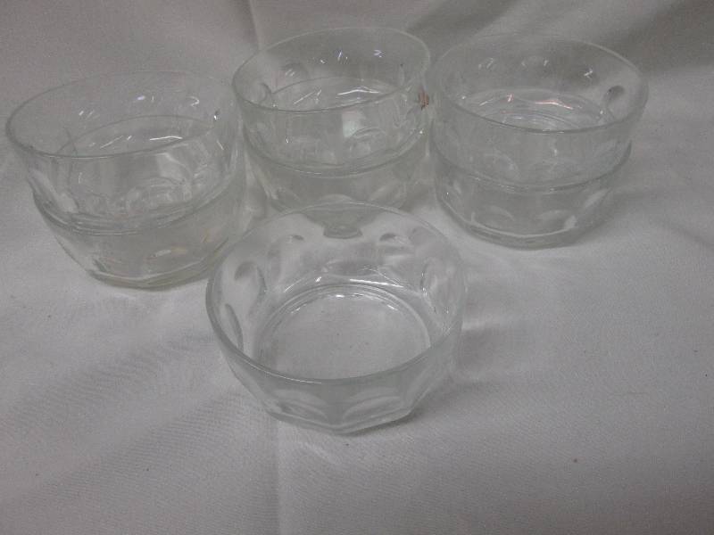 Lot of 7 bubble glass berry bowls 4...