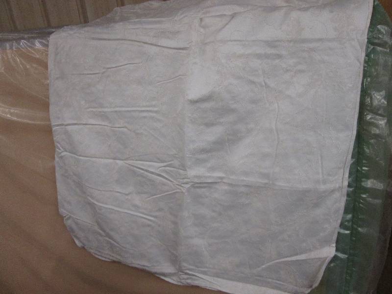 Box of 5 cream colored linen blanke...