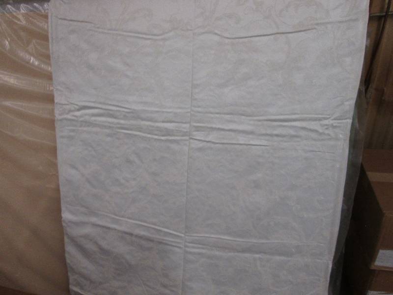 Box of 5 cream colored linen blanke...