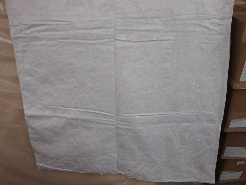 Box of 5 cream colored linen blanke...
