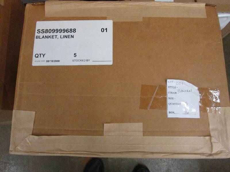 Box of 5 cream colored linen blanke...