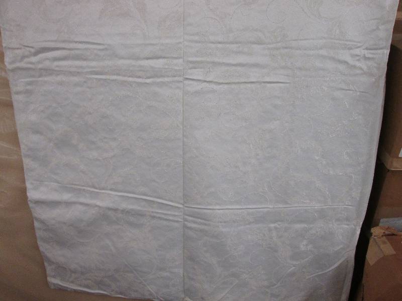 Box of 5 cream colored linen blanke...