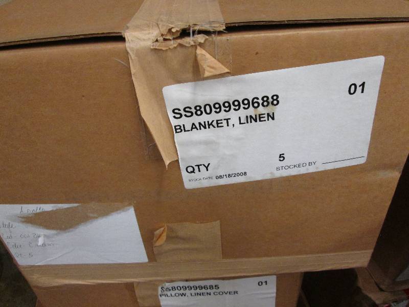 Box of 5 cream colored linen blanke...