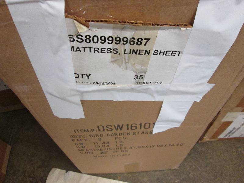 1 case of mattress linens small, ro...