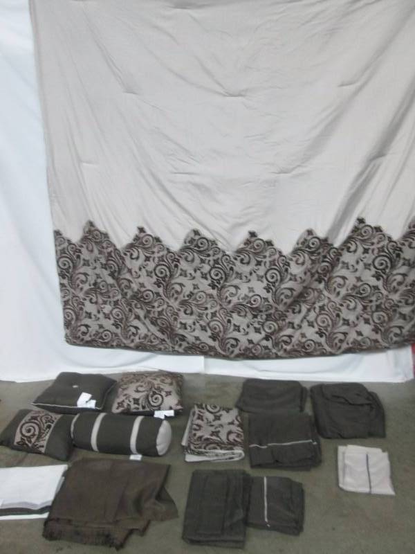 Danity 30-pc. Bedroom Super Set - Queen