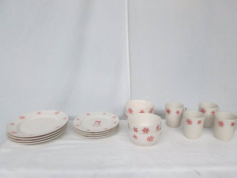 Alcove Birchwood Holiday Dinnerware Set