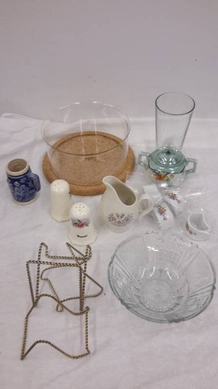 Assortment of dcor, glass, kitchenware