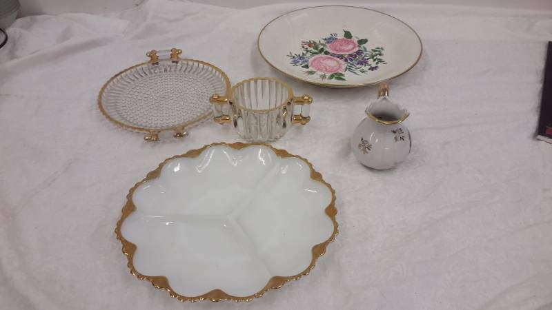 Golden dishes