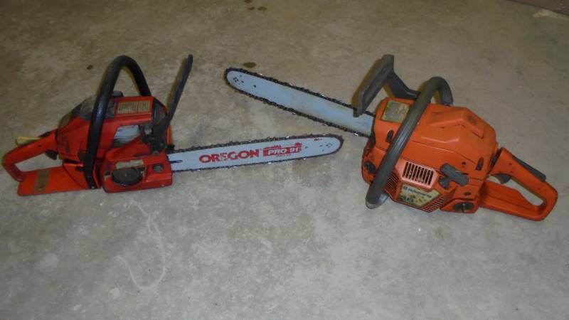 lot 6 image: Pair Husqvarna 36 & Shindiawa 300 Chainsaws