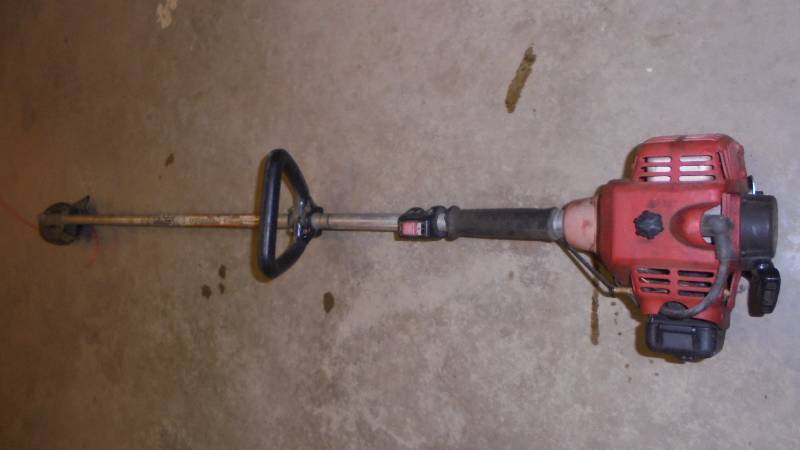 lot 7 image: Shindiawa T230 Weed Whip
