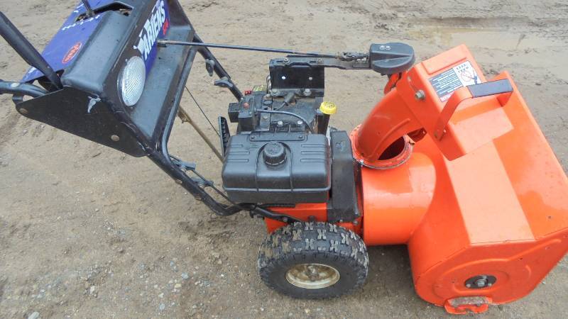 lot 12 image: Ariens 824 24 Snow Blower