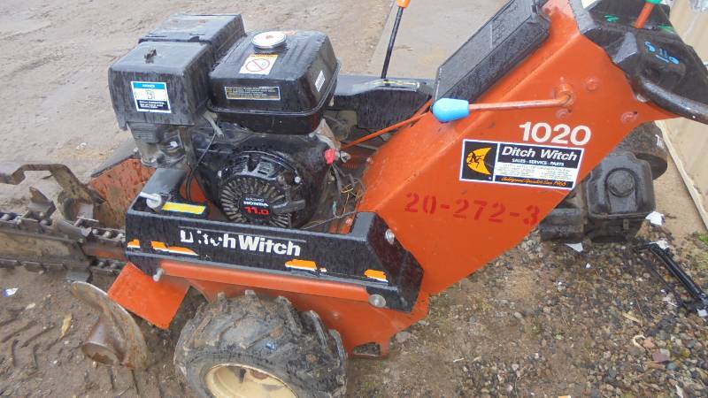 lot 17 image: Ditch Witch Model 1020
