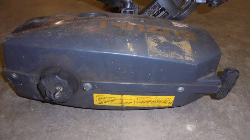 lot 30 image: 1987 Suzuki 2hp Outboard Motor