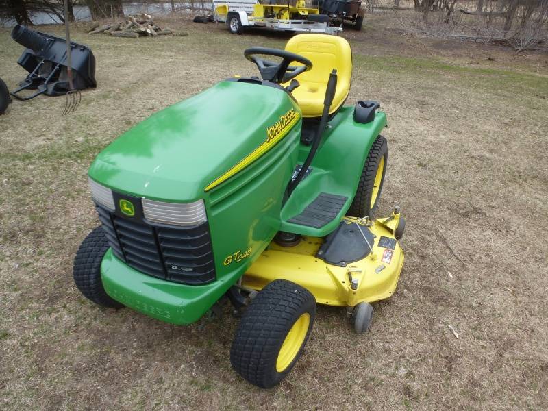 John Deere GT 245