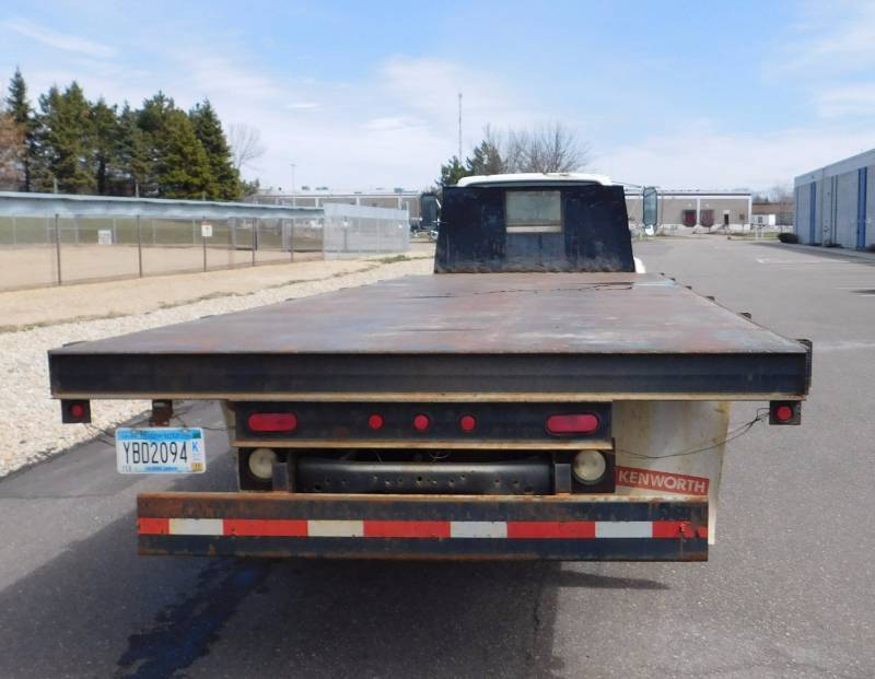 1998 Ford F800 Flatbed Truck