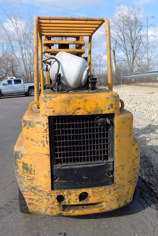 7000lb Allis Chalmers ACP70 Forklift