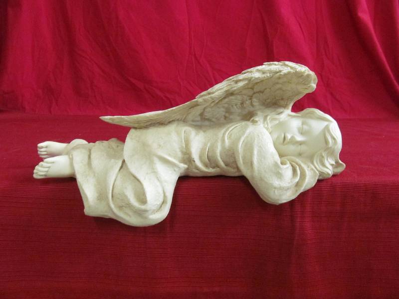 lot 38 image: angel