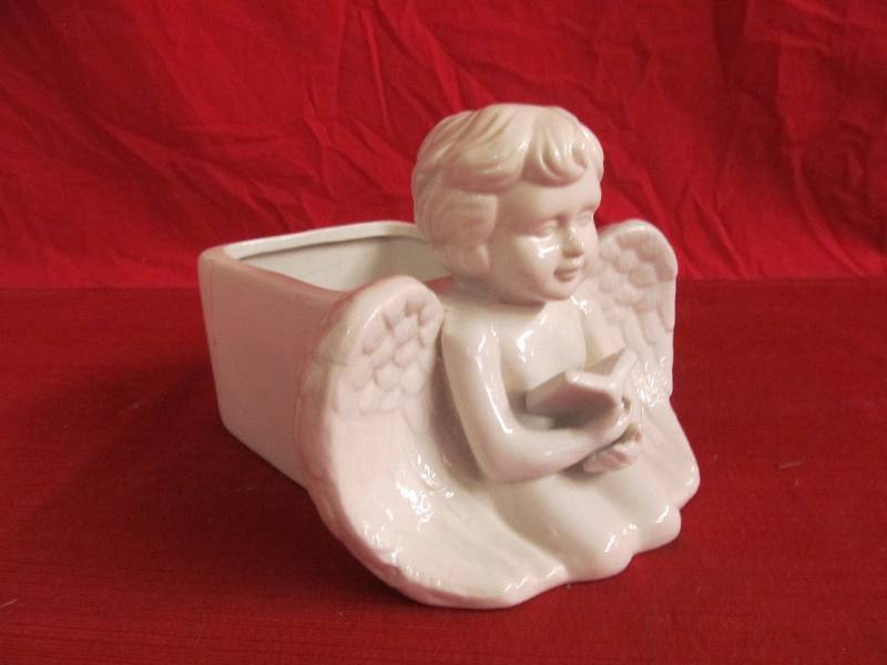 lot 39 image: planter