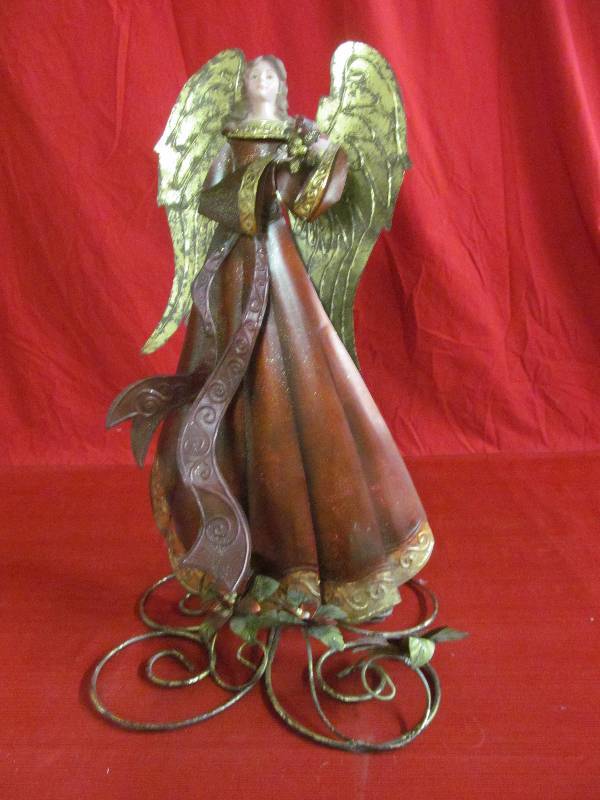 lot 40 image: angel