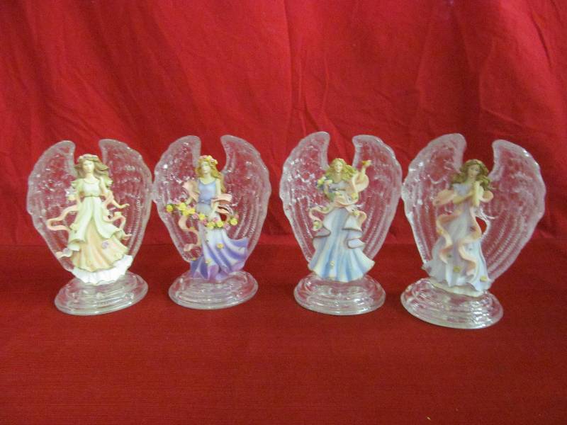lot 45 image: Bradford Exchange angels