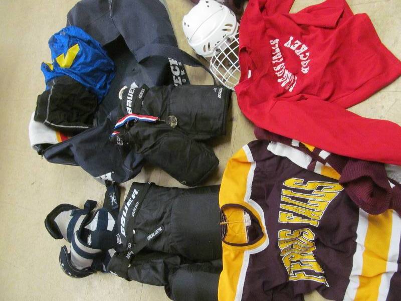 lot 51 image: I Tech hockey bag